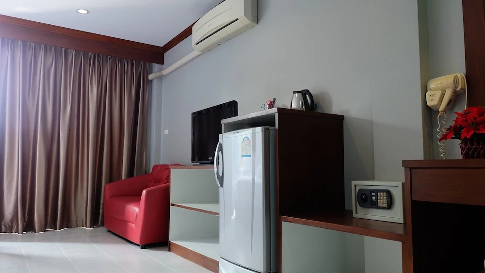 Phuket Racha Guesthouse