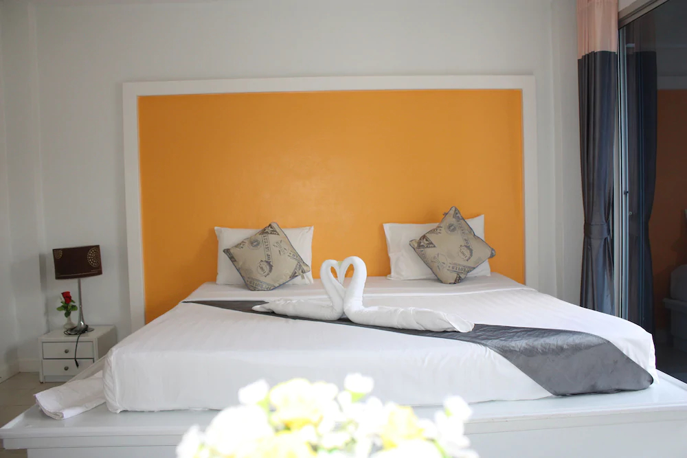 Phuket Racha Guesthouse