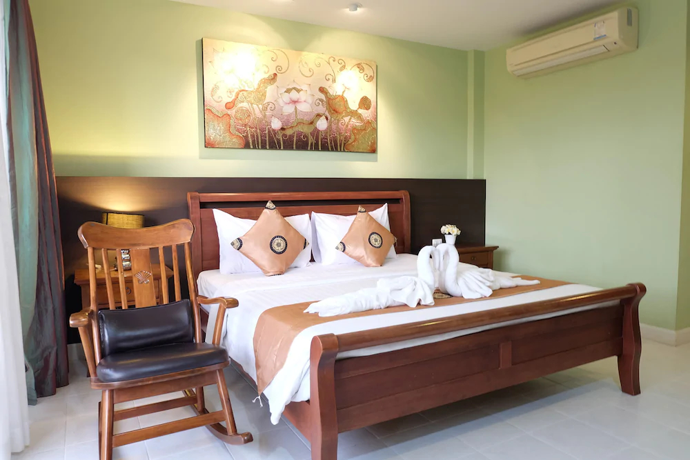Phuket Racha Guesthouse