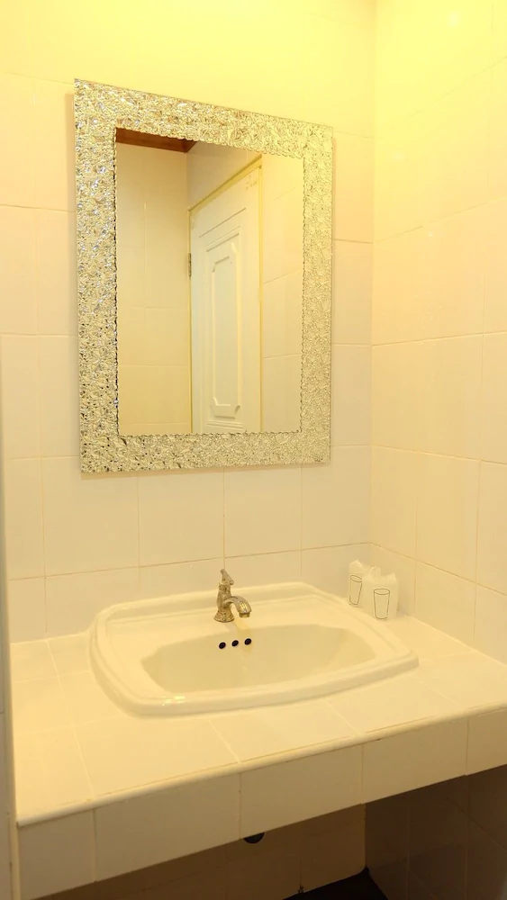 Phuket Racha Guesthouse