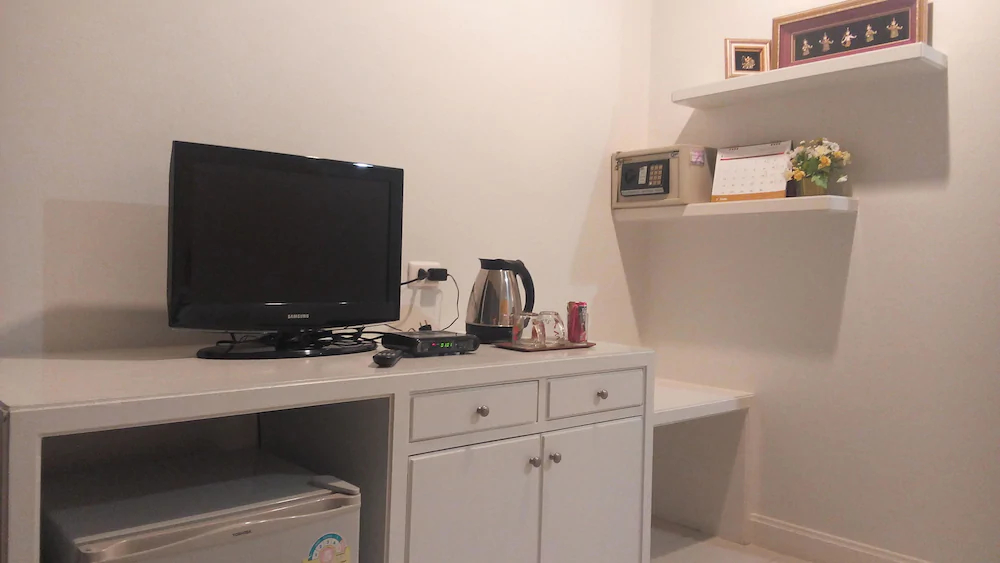 Phuket Racha Guesthouse