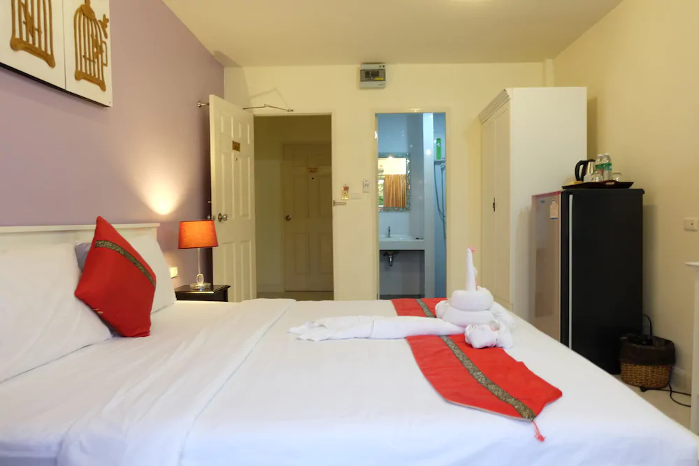 Phuket Racha Guesthouse