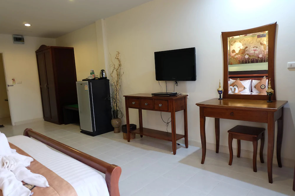 Phuket Racha Guesthouse
