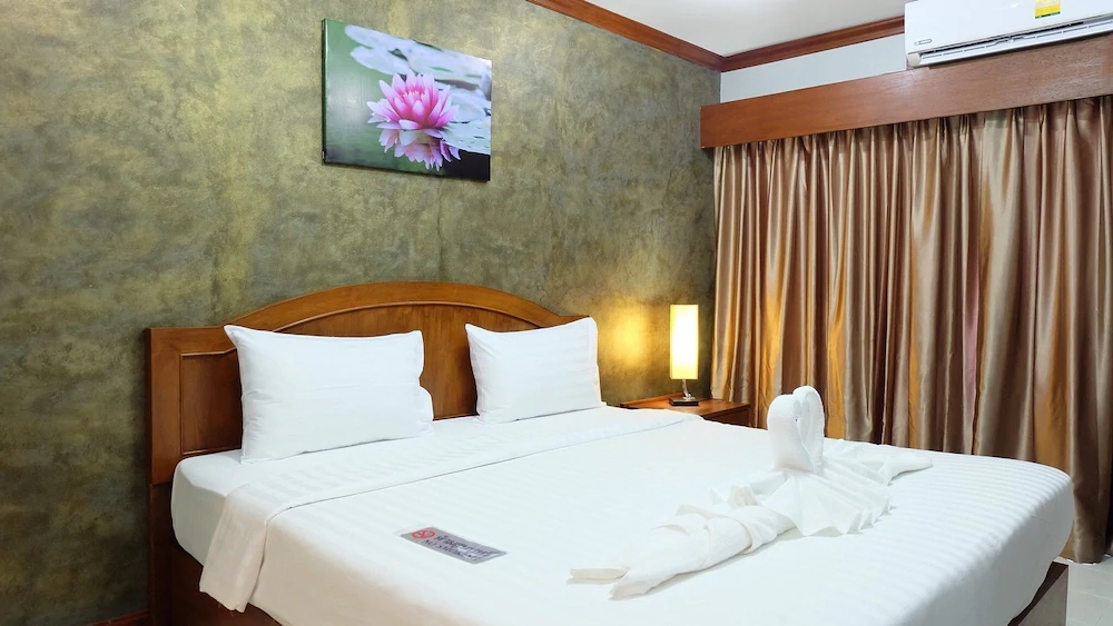 Phuket Racha Guesthouse
