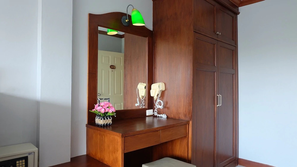 Phuket Racha Guesthouse