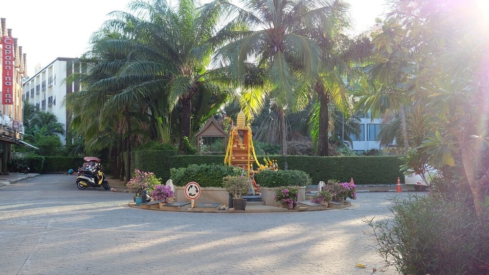 Phuket Racha Guesthouse