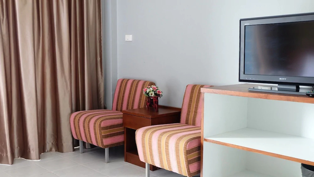 Phuket Racha Guesthouse