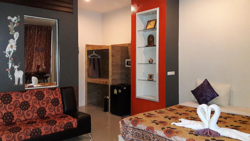 Phuket Racha Guesthouse