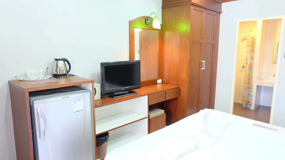 Phuket Racha Guesthouse