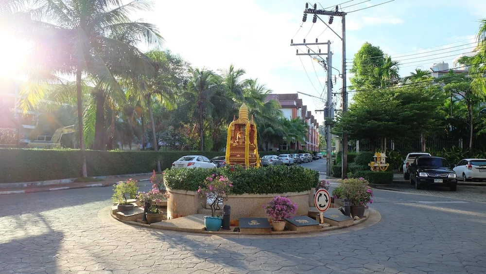 Phuket Racha Guesthouse