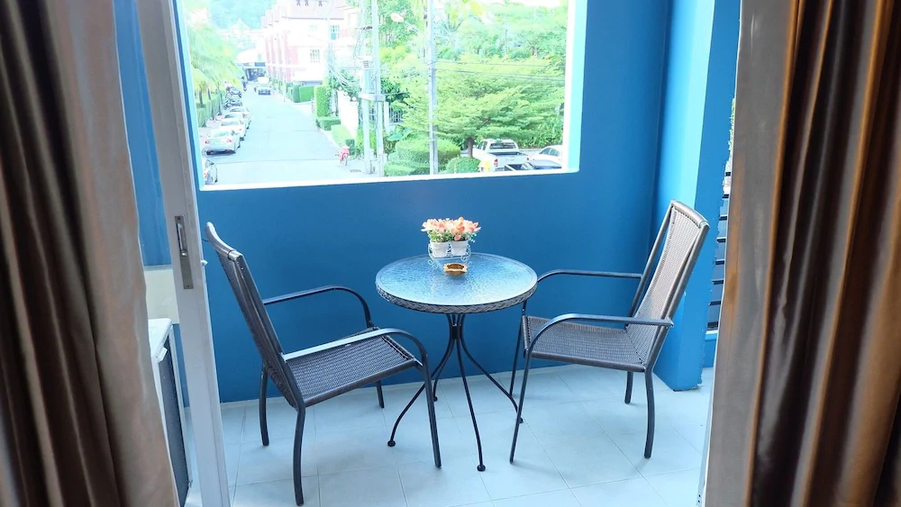 Phuket Racha Guesthouse