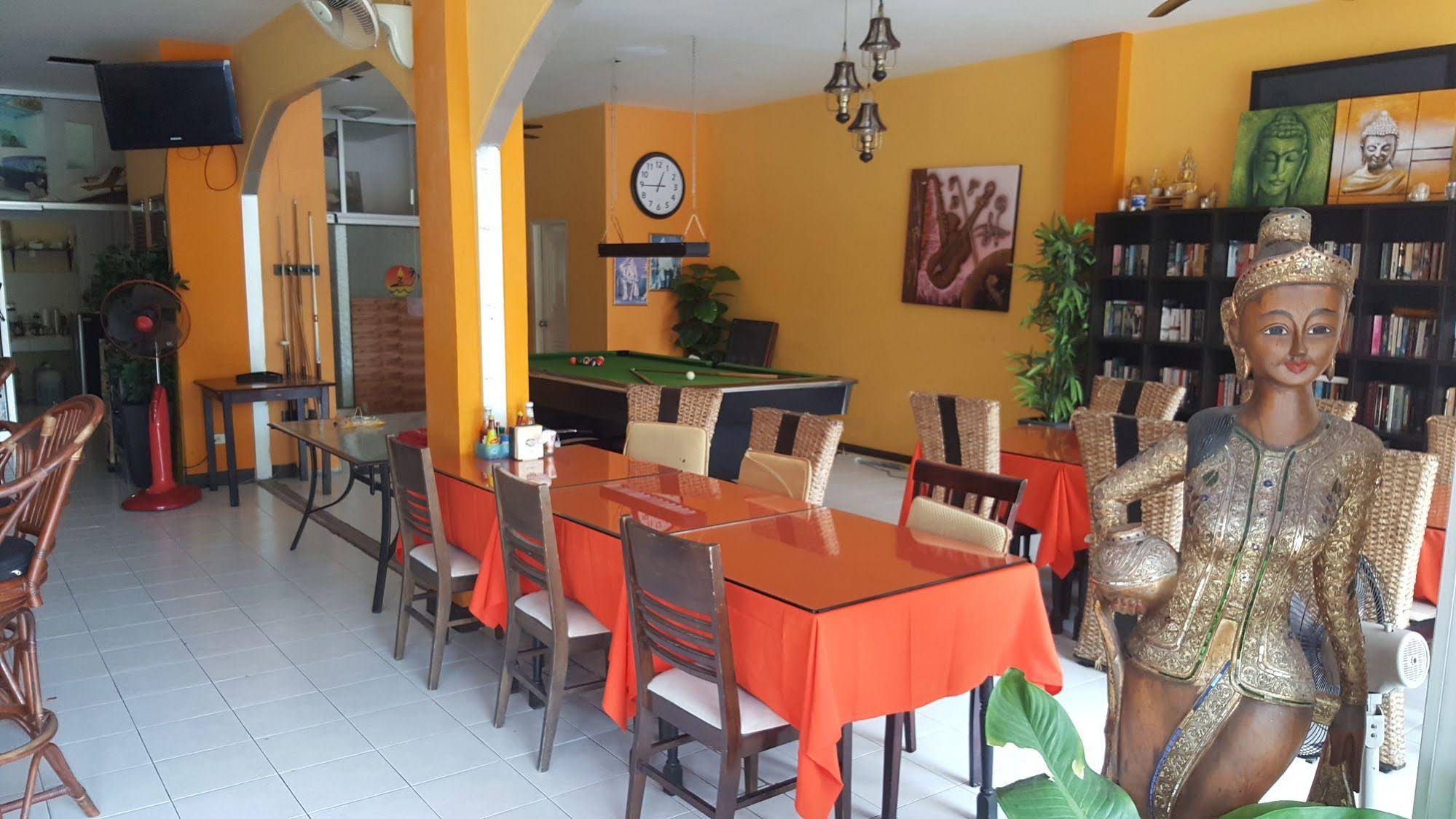 Pitstop Restaurant and Guesthouse