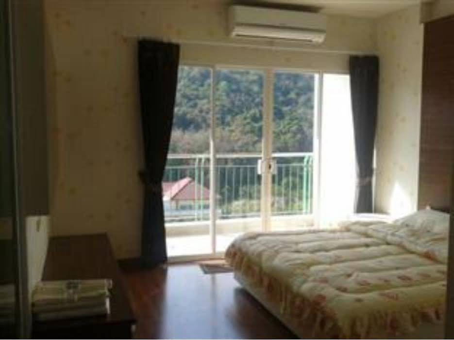 Pol&Pan Phanason Condo