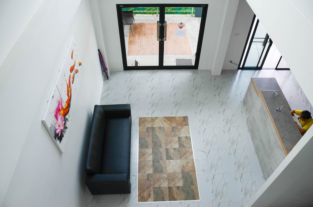 S2 Airport Residence