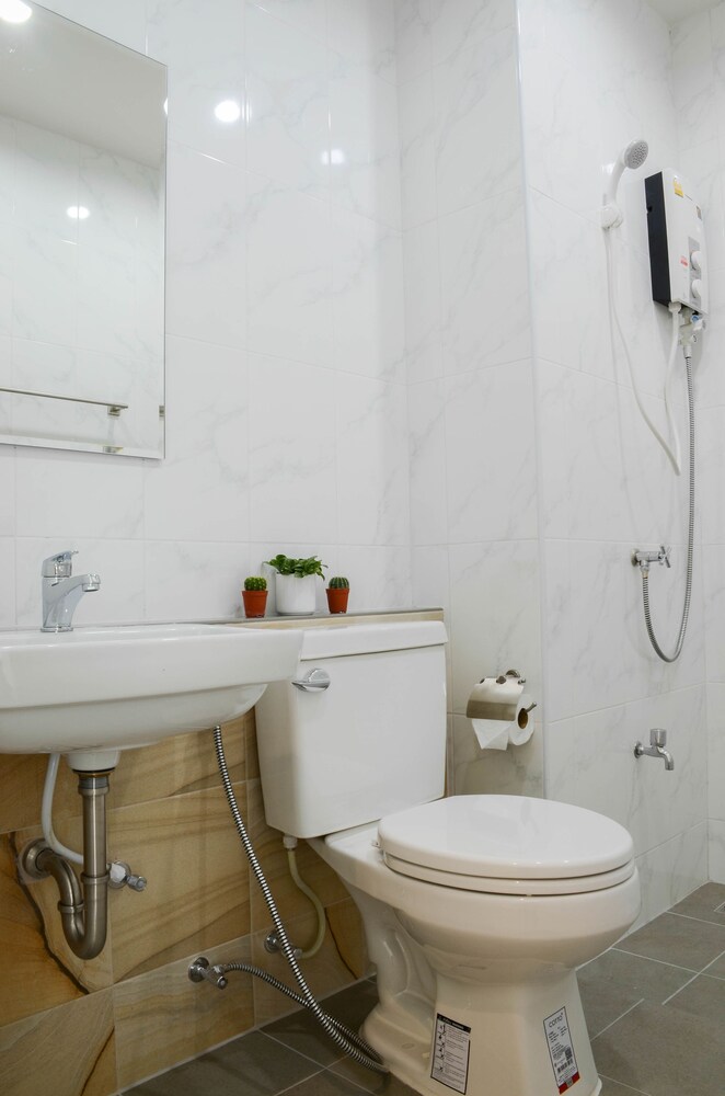 S2 Airport Residence