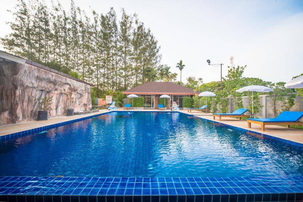 Santiphap Villa & Hotel