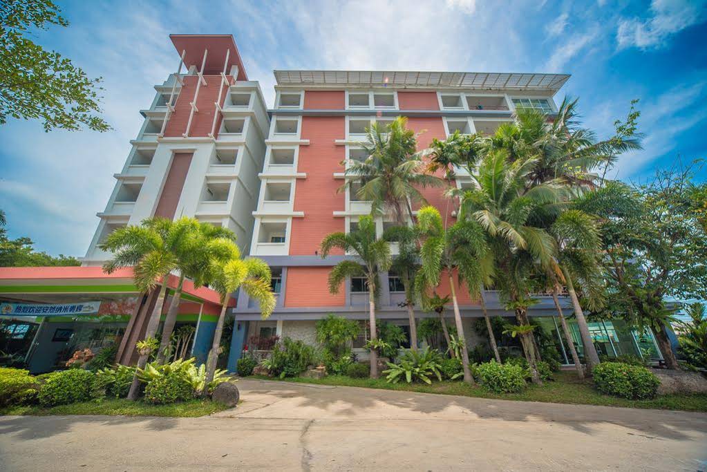 Santiphap Villa & Hotel