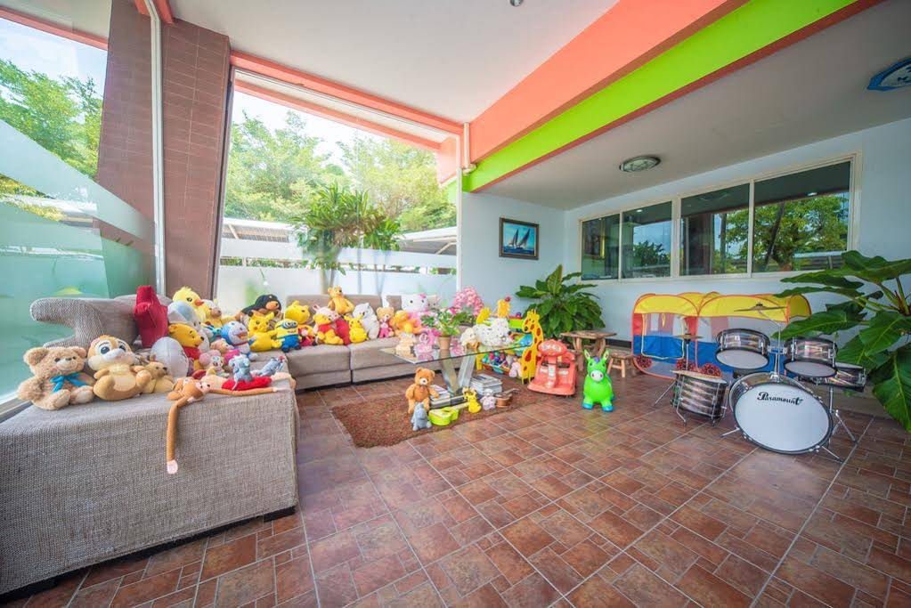 Santiphap Villa & Hotel