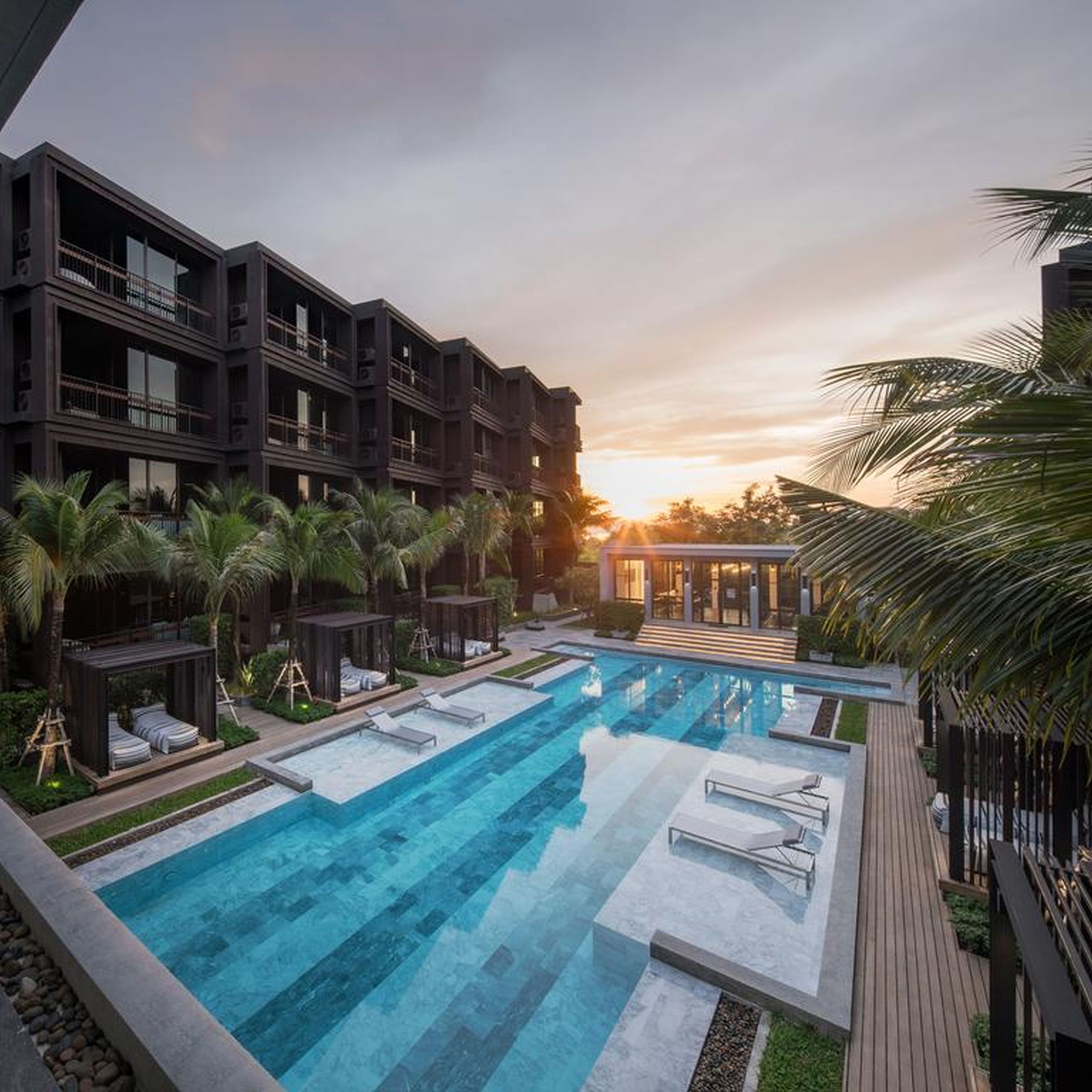 Saturdays Residence