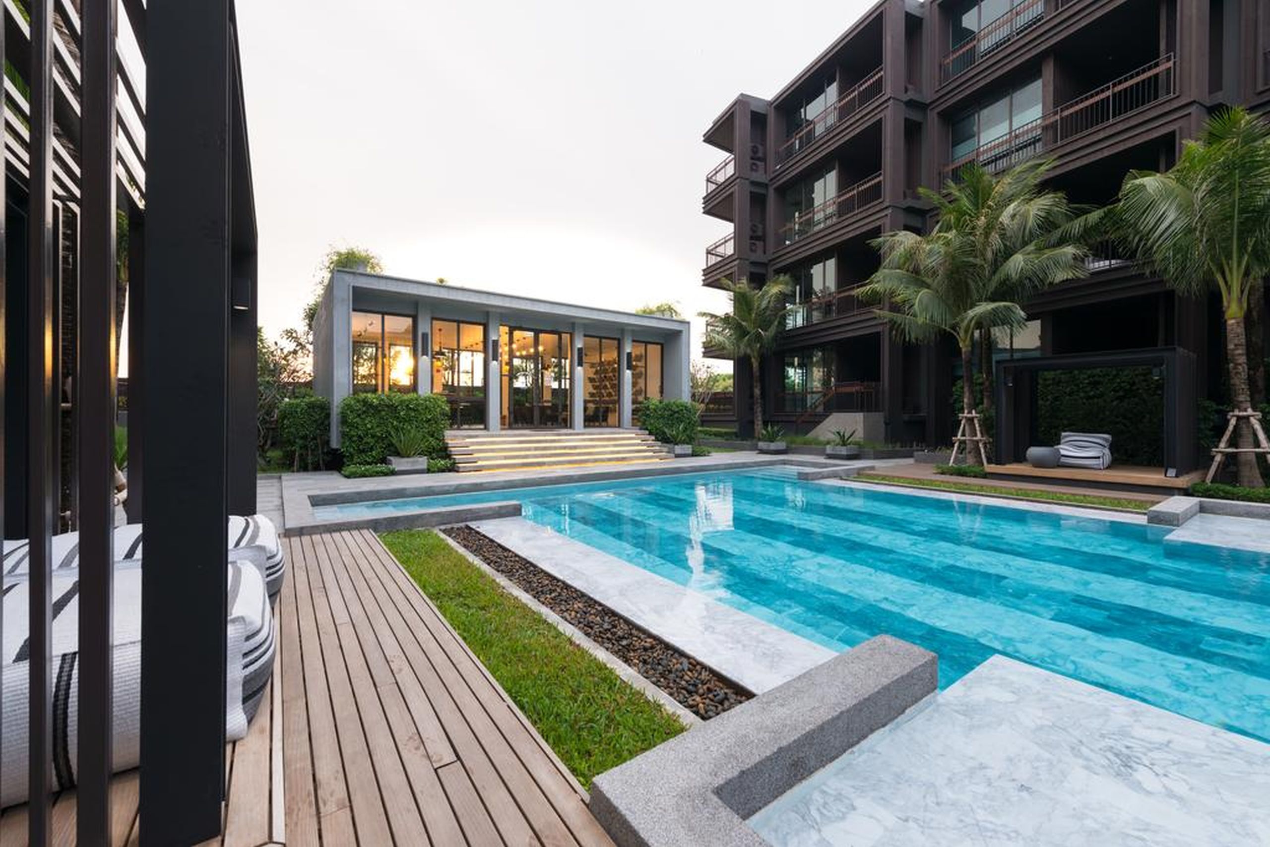 Saturdays Residence