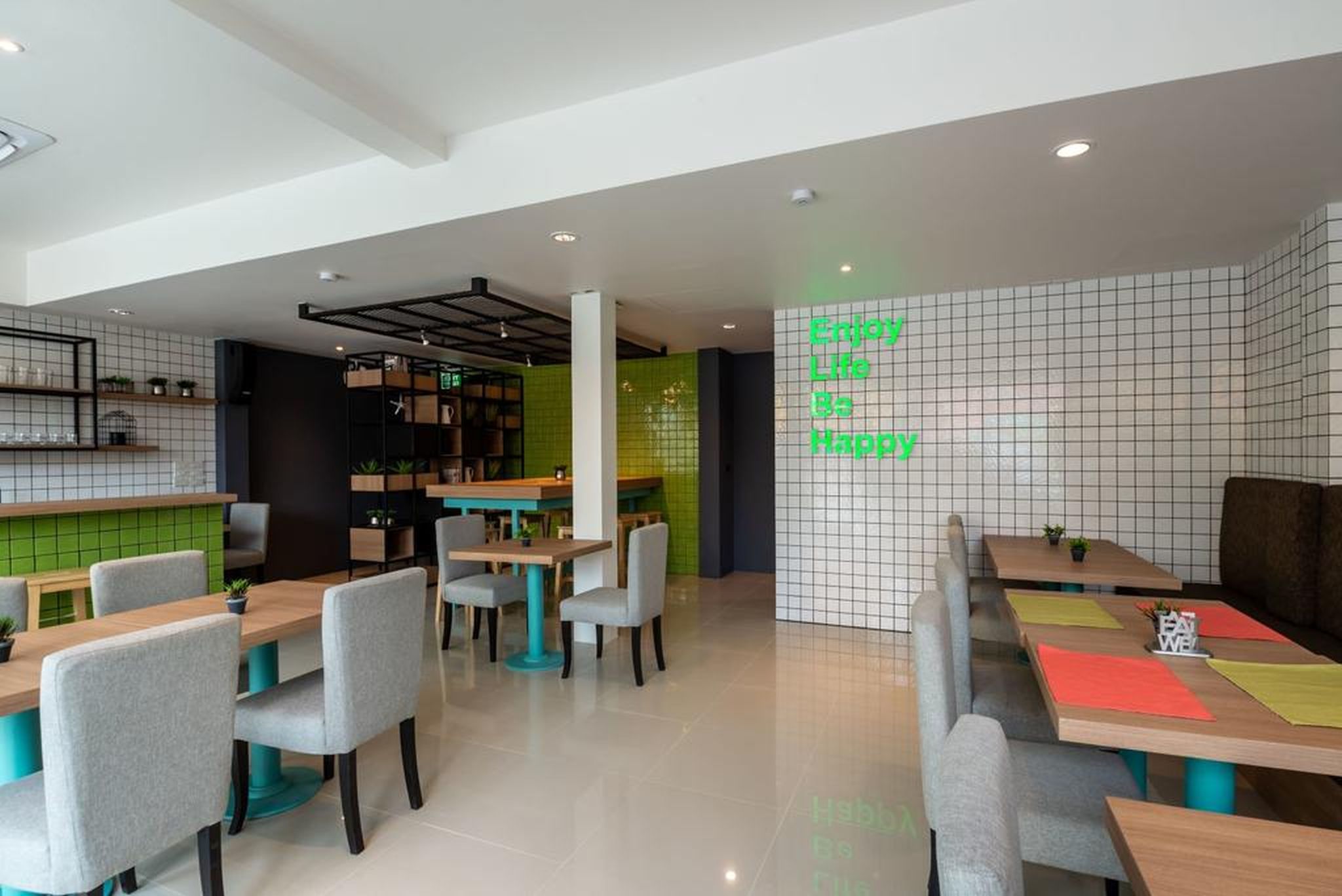 Stay @ Kata Poshtel