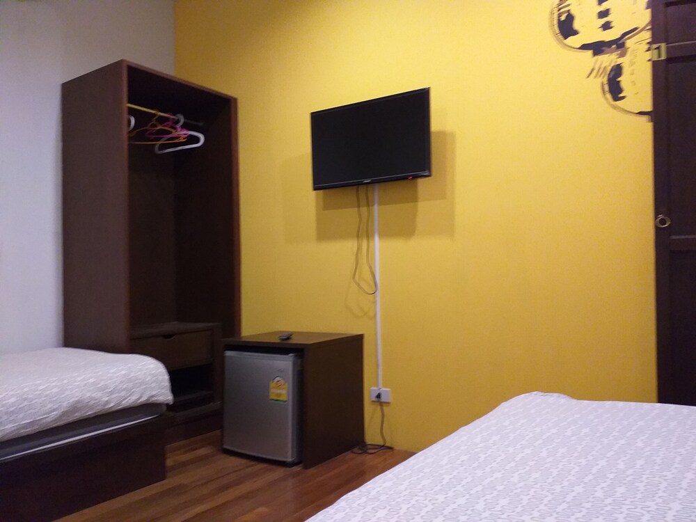 Sunny Hostel Phuket