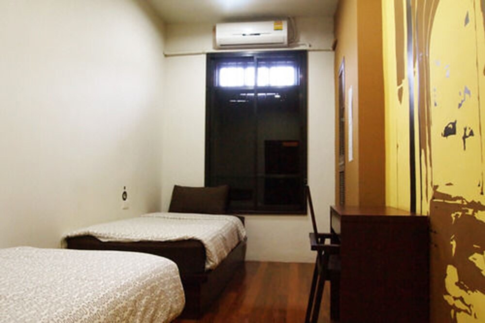 Sunny Hostel Phuket