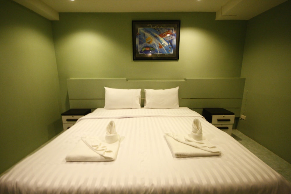 Surachet at 257 Boutique House