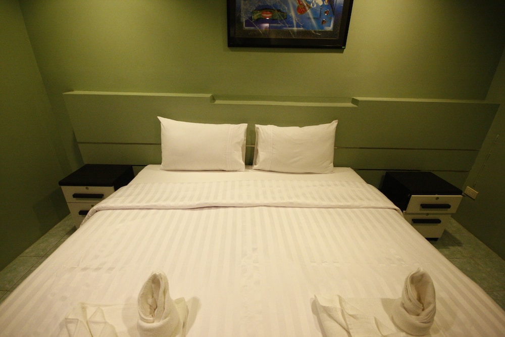 Surachet at 257 Boutique House