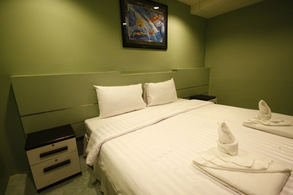 Surachet at 257 Boutique House