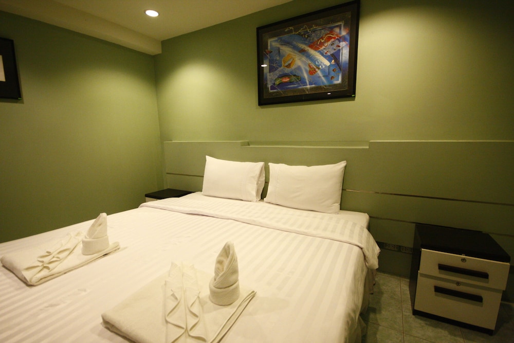 Surachet at 257 Boutique House