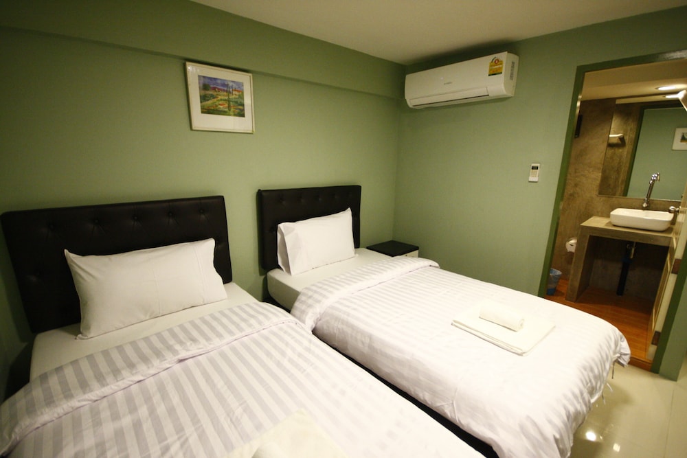 Surachet at 257 Boutique House