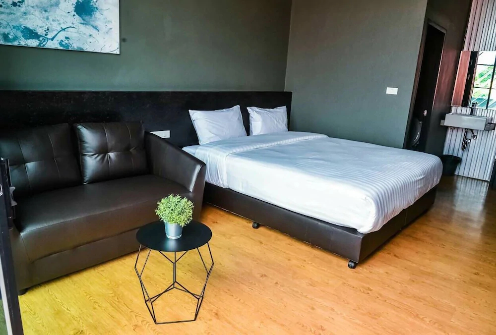 The Arbern Hostel x Bistro