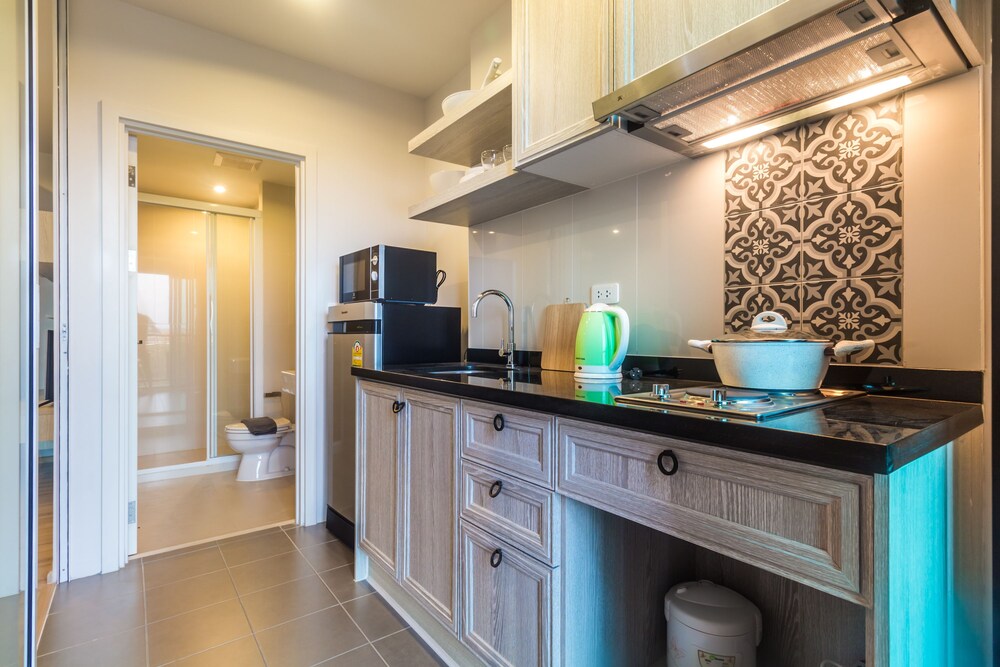 THE BASE Height by Lofty Villas