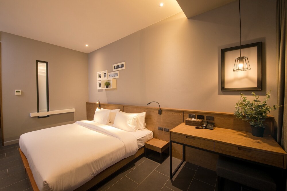 The Gallery Hotel Naiharn