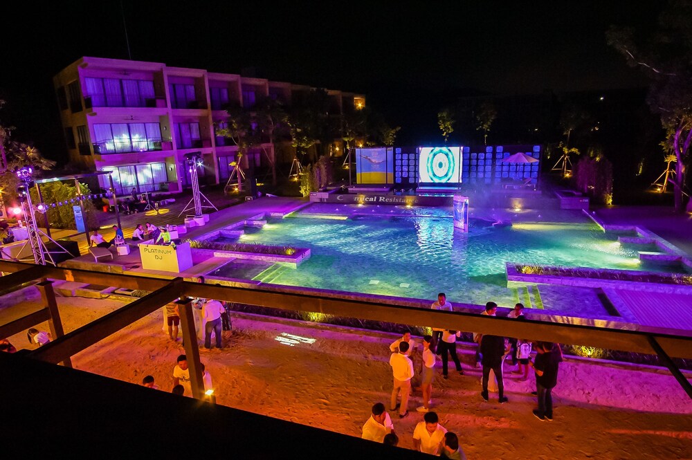 The Gallery Hotel Naiharn