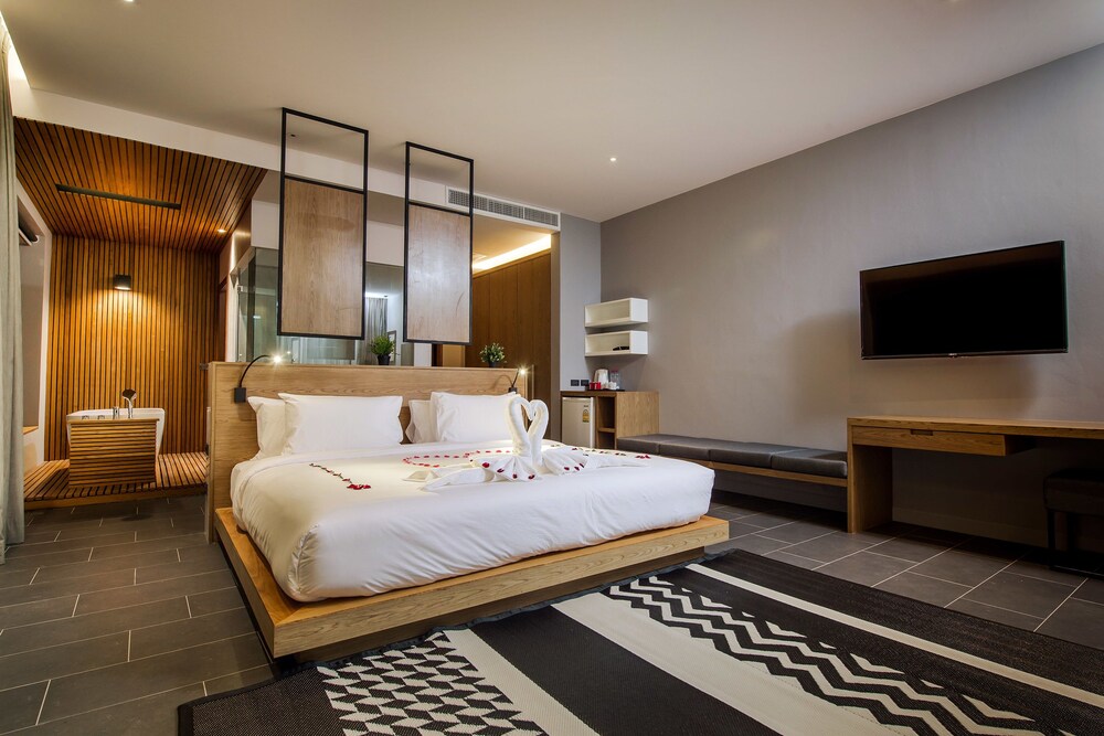 The Gallery Hotel Naiharn