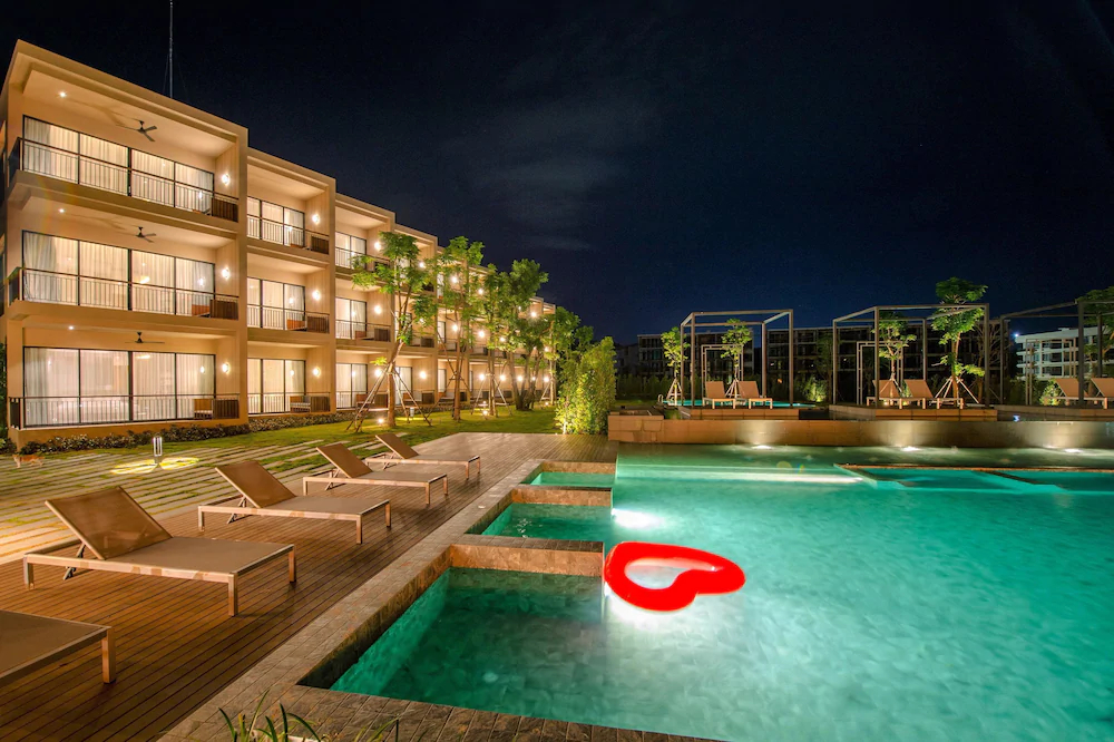 The Gallery Hotel Naiharn