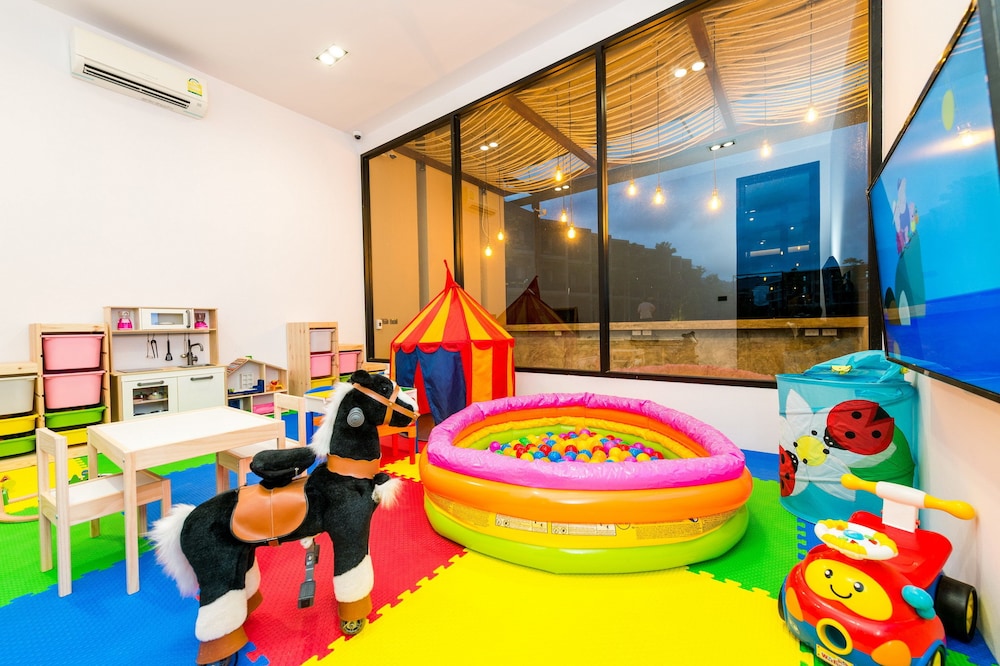 The Gallery Hotel Naiharn