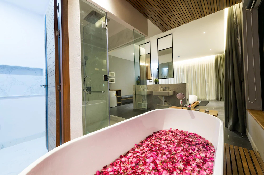 The Gallery Hotel Naiharn