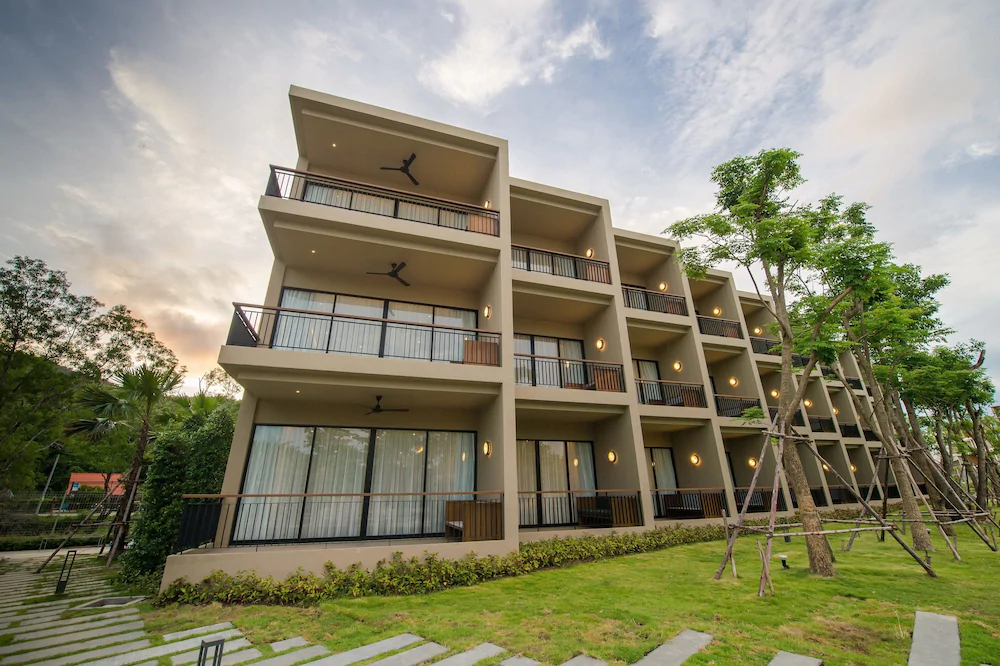 The Gallery Hotel Naiharn