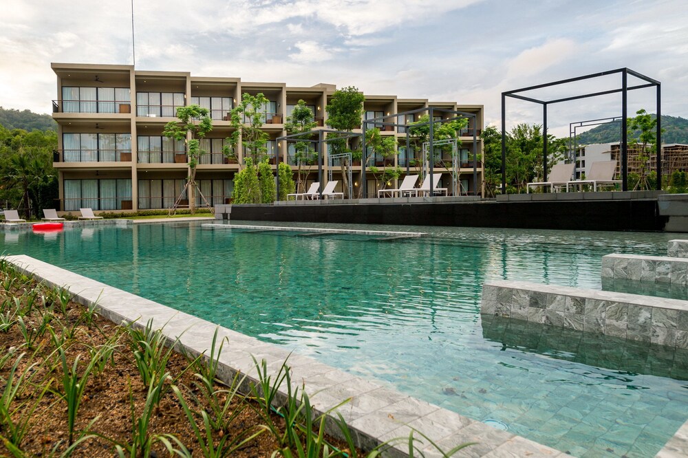 The Gallery Hotel Naiharn