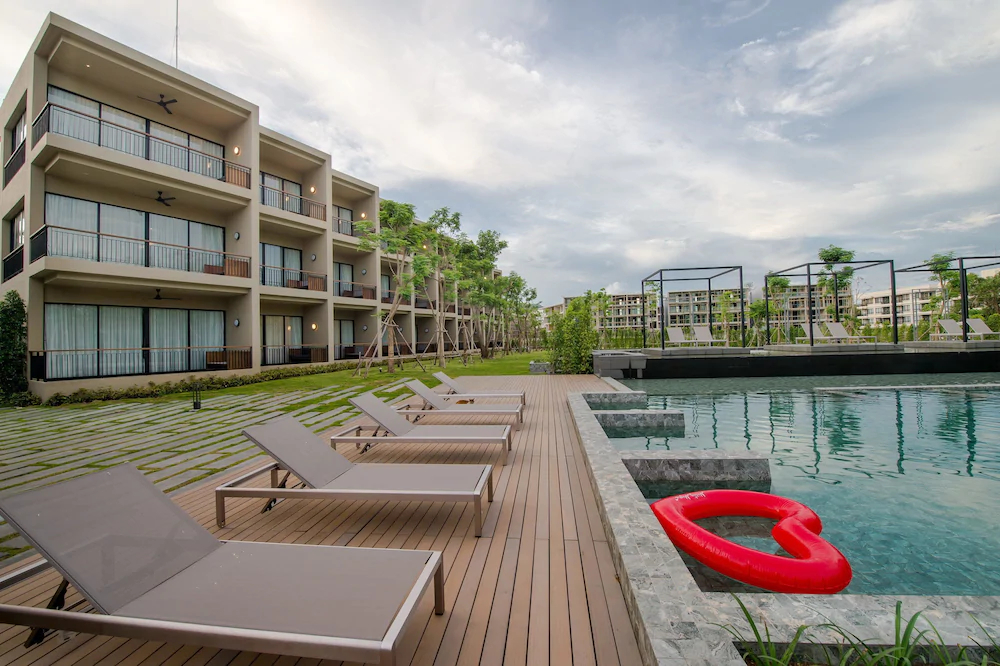 The Gallery Hotel Naiharn