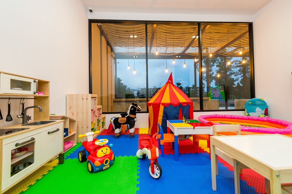 The Gallery Hotel Naiharn