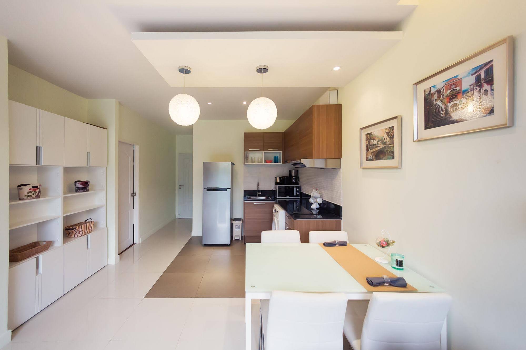 The Lago Apartments by Tropiclook