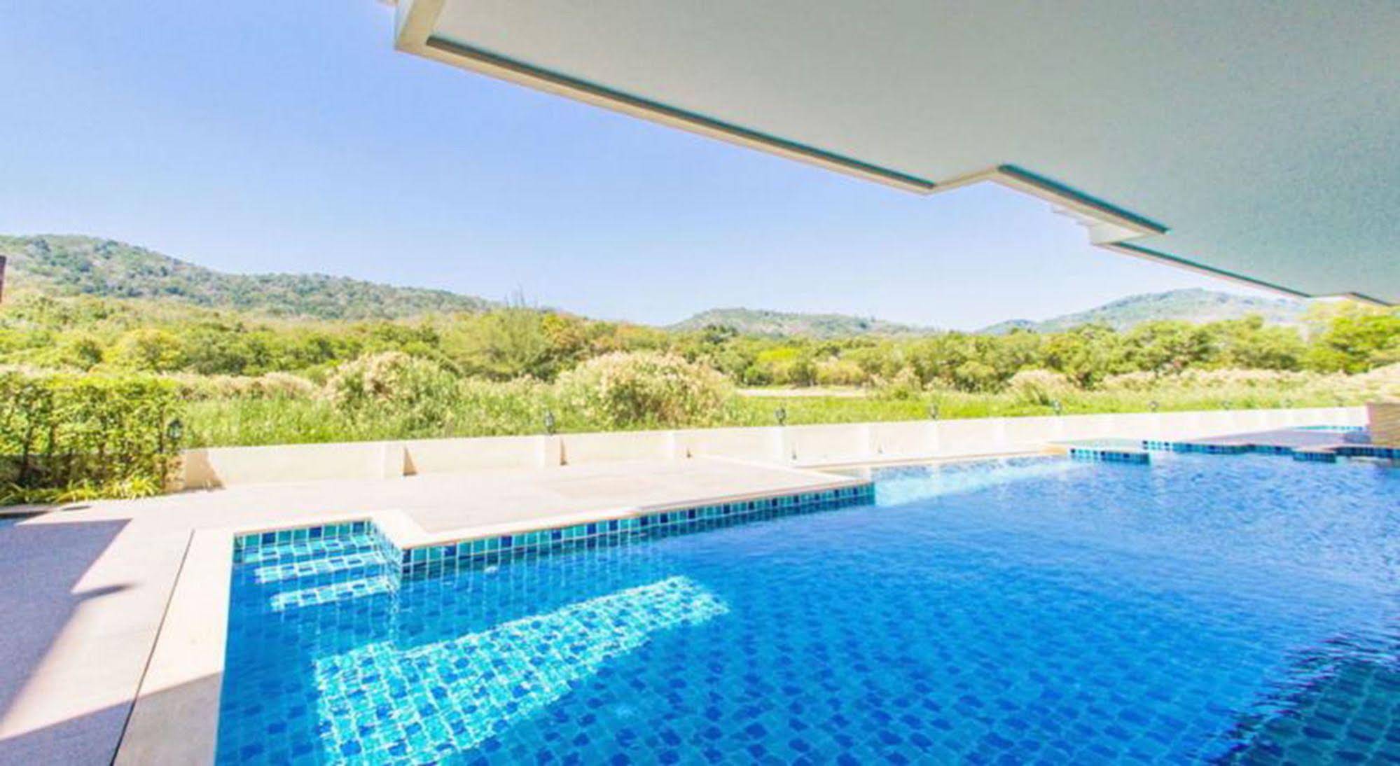 The Lago Apartments by Tropiclook