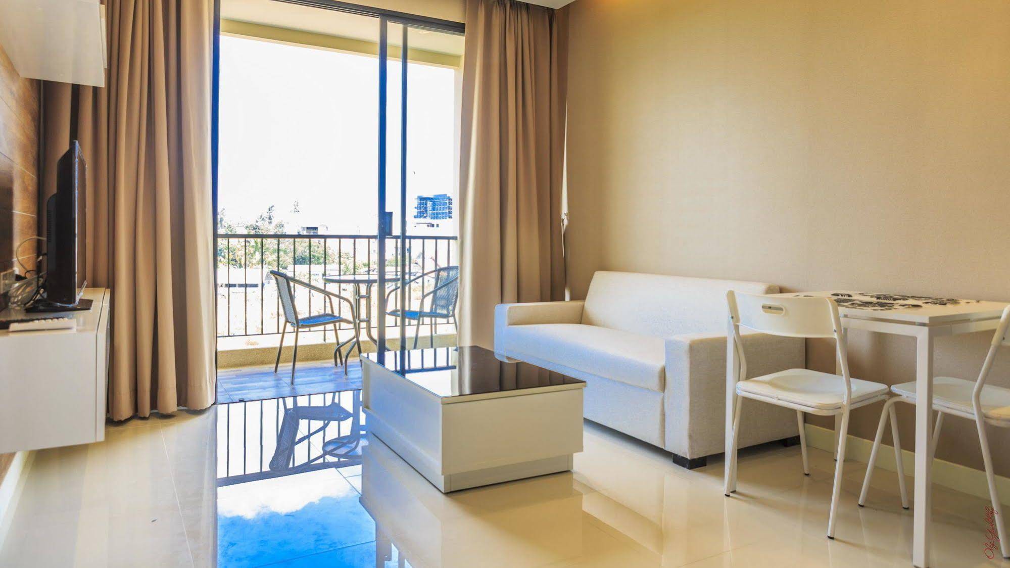 The Lago Apartments by Tropiclook