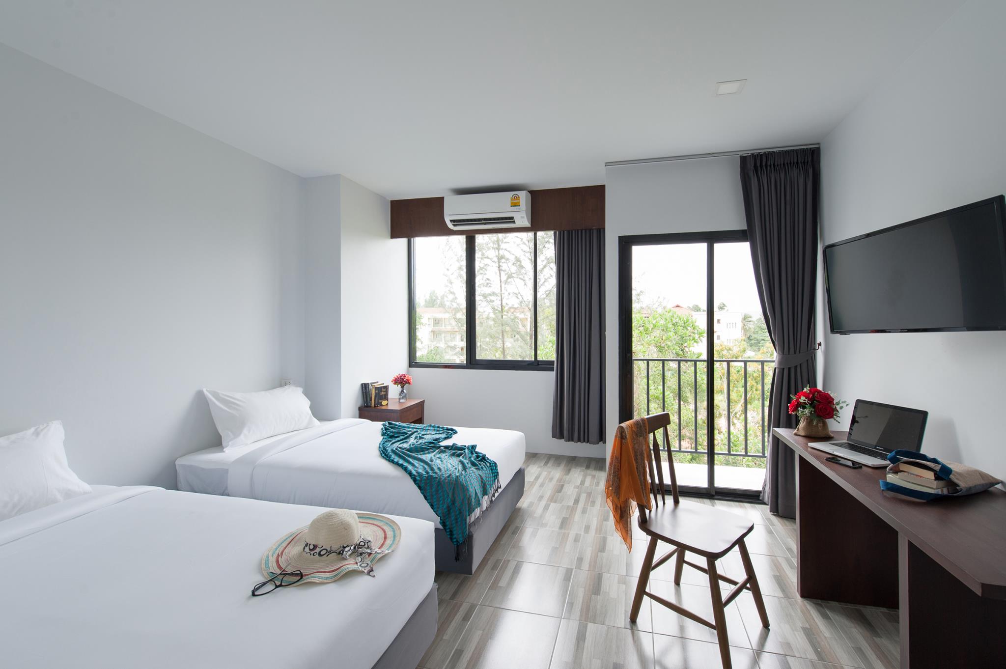 The Sixteenth Surin Beach Hotel