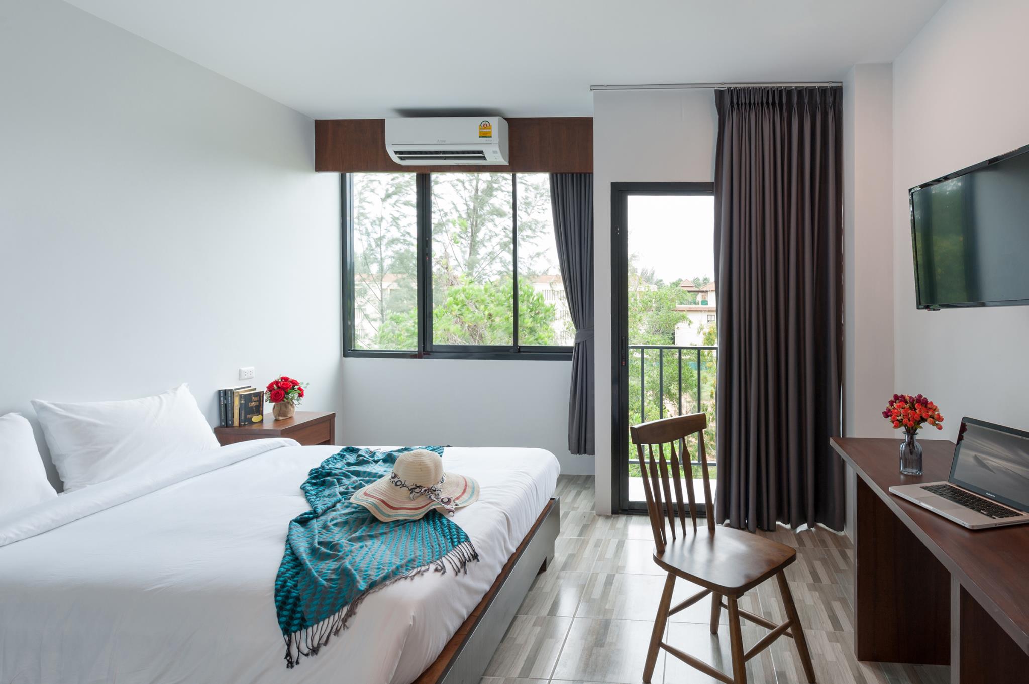 The Sixteenth Surin Beach Hotel