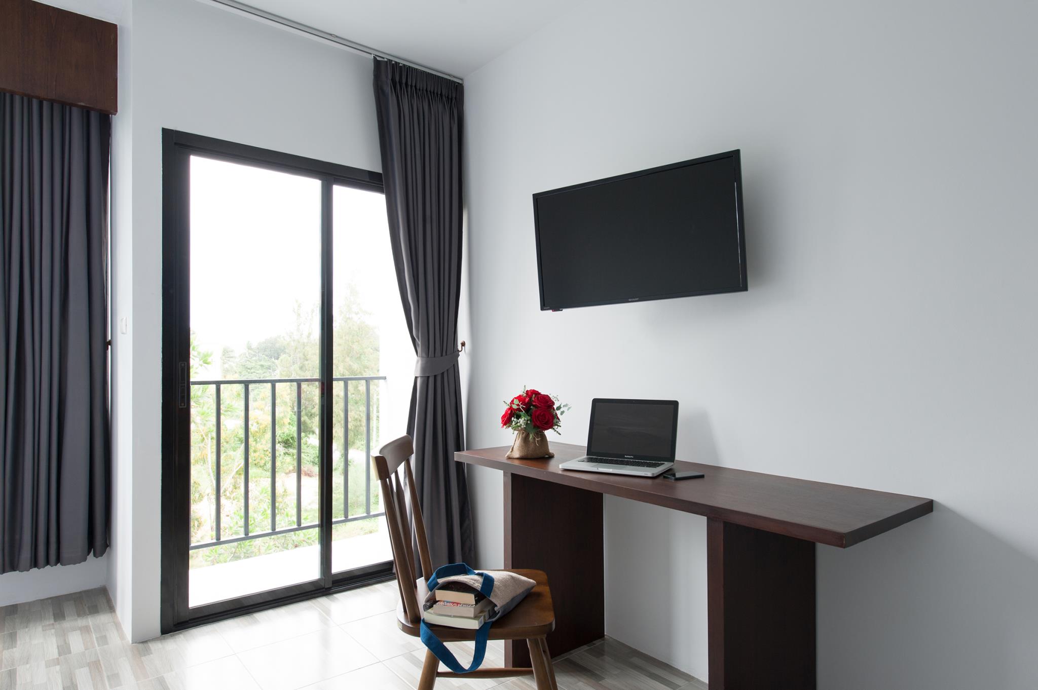 The Sixteenth Surin Beach Hotel